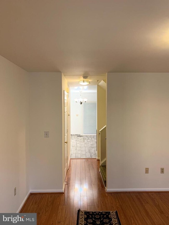 Building Photo - 1325 Belmont St NW