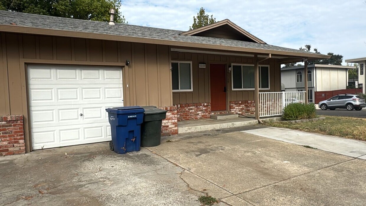 Foto principal - 5169 San Juan Ave