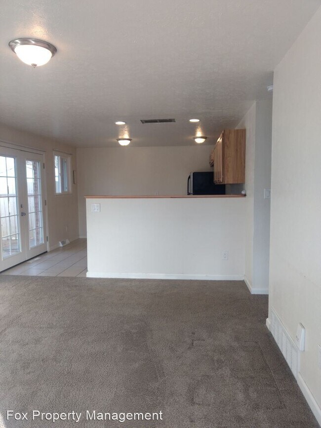 Building Photo - 2 br, 1 bath House - 708 Meeker Street