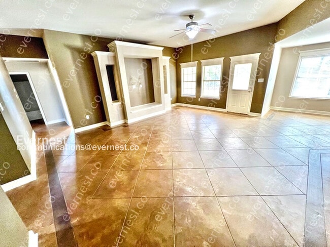 Building Photo - 958 James Madison Dr