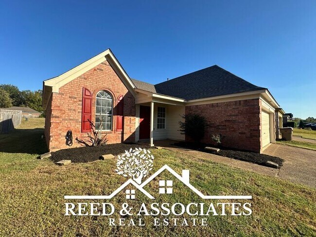 Building Photo - 3 Bedroom in Raleigh! New Flooring