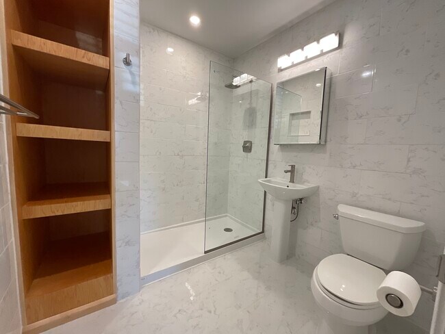 Foto del edificio - 1806 Rockridge Ter