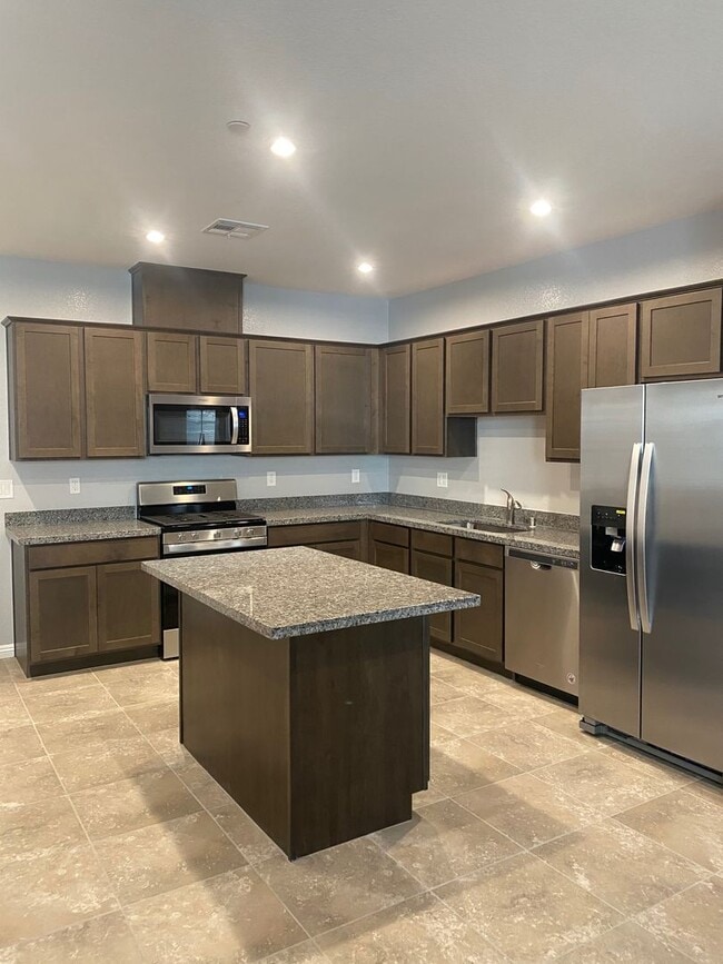 Building Photo - BRAND NEW HOME! 3 BEDROOMS PLUS LOFT!