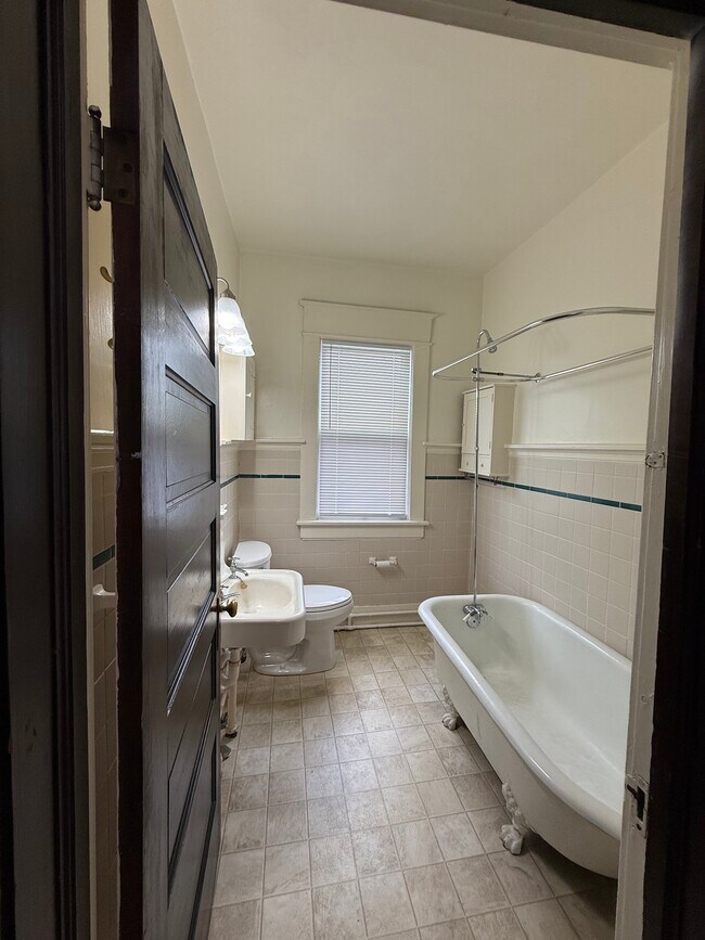 Foto del edificio - 2147-2149 Berkley Ave SW