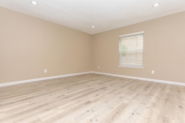 Photo - 9707 Timberside Dr Apartment