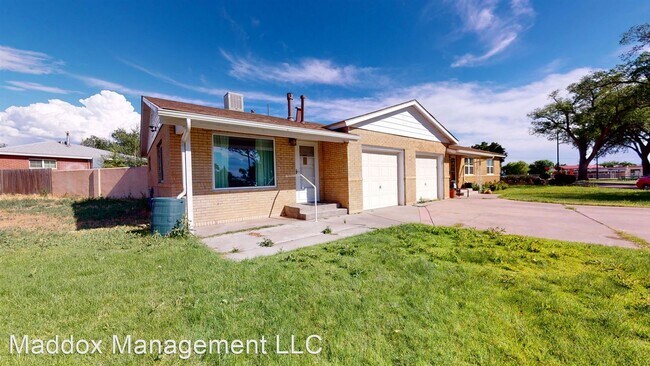 Building Photo - 1810 Hoffman Dr NE