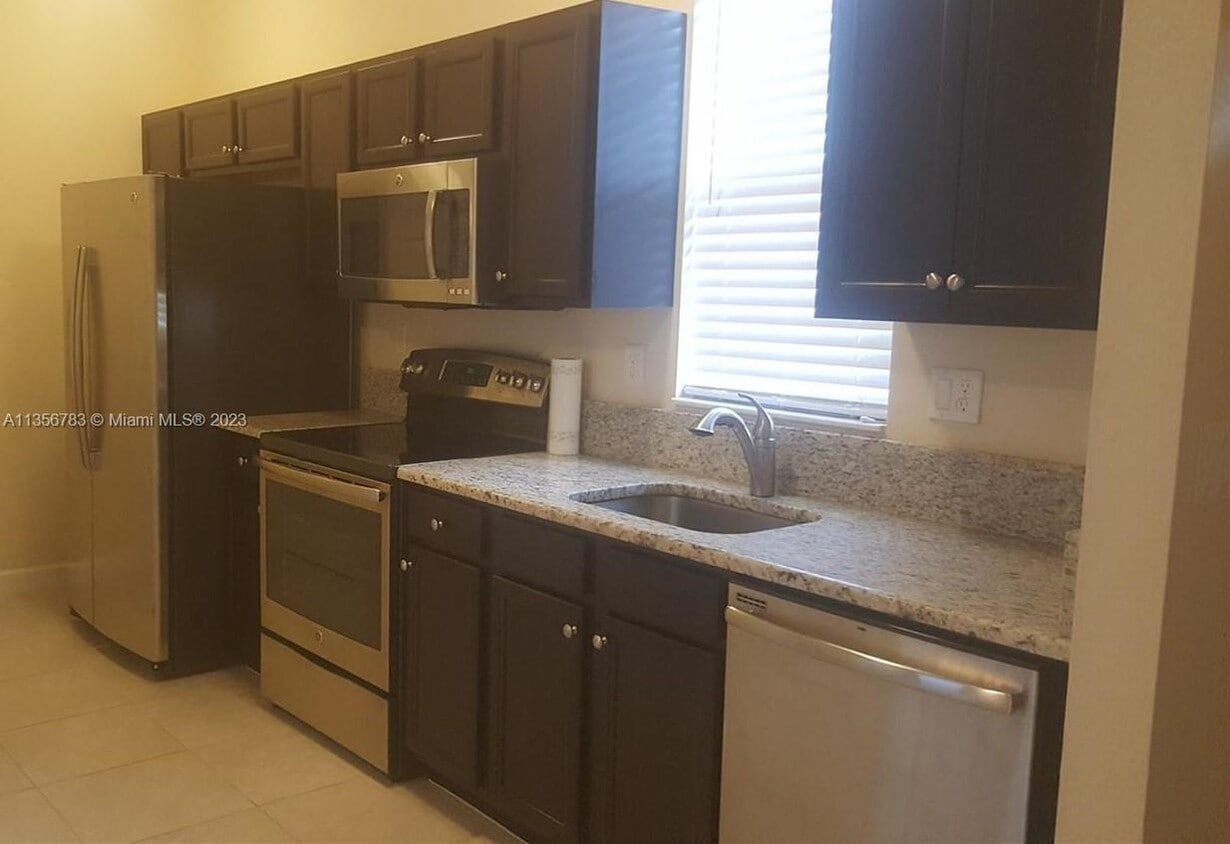 17104 SW 95th Terrace Unit 17104, Miami, FL 33196 Room for Rent in