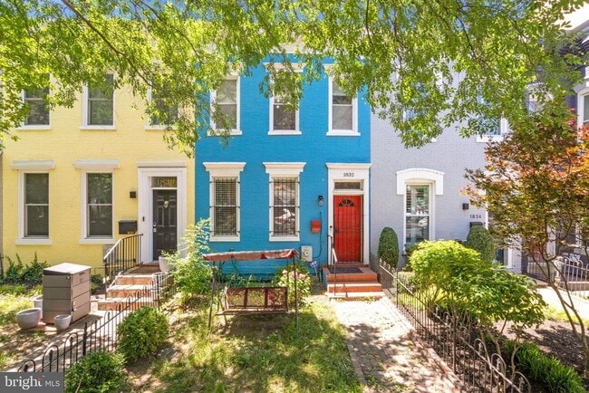 Building Photo - 1832 6th St NW