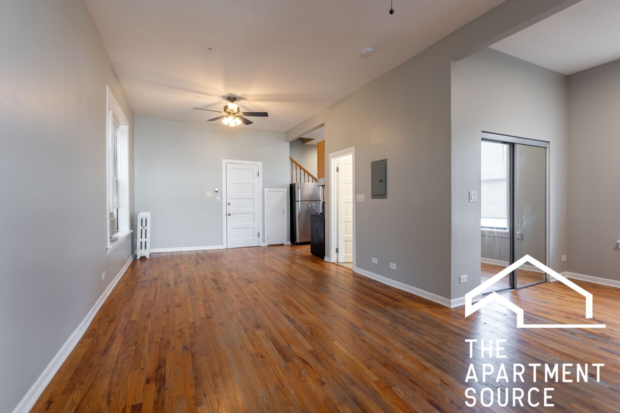 Primary Photo - 2200 W Belmont Ave