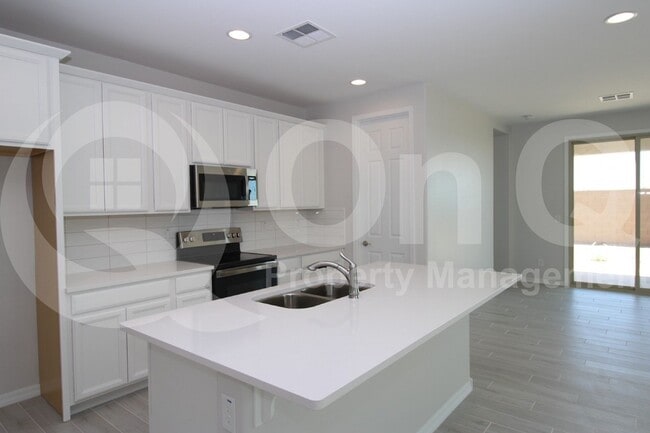 Building Photo - 1033 W Shannons Way