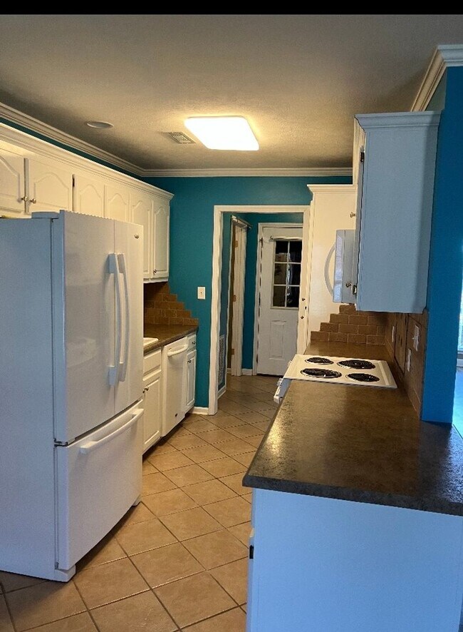 Foto del edificio - 1737 Cedarwood Dr