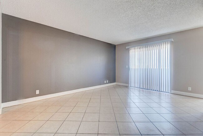 Building Photo - 3151 N Soaring Gulls Dr