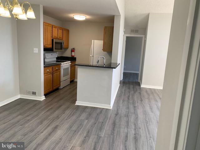 Foto del edificio - 805 Augusta Cir