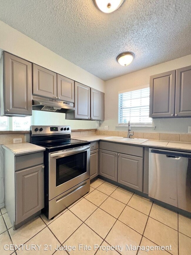 Foto del edificio - 2 br, 1.5 bath House - 4917 Miller Avenue