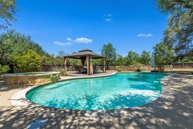 Building Photo - 140 Oak Plaza Dr
