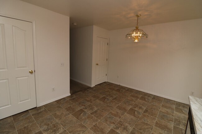 Building Photo - 1231 Balfour Dr