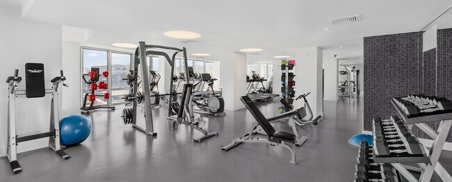 Foto del edificio - 7597 River Rd