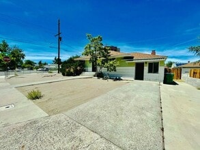 Building Photo - 701 Claremont Cir