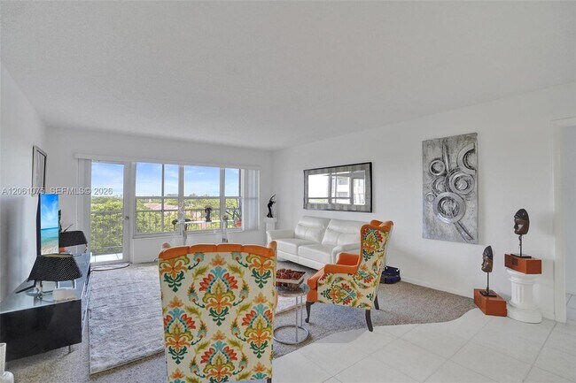 Foto del edificio - 10777 W Sample Rd