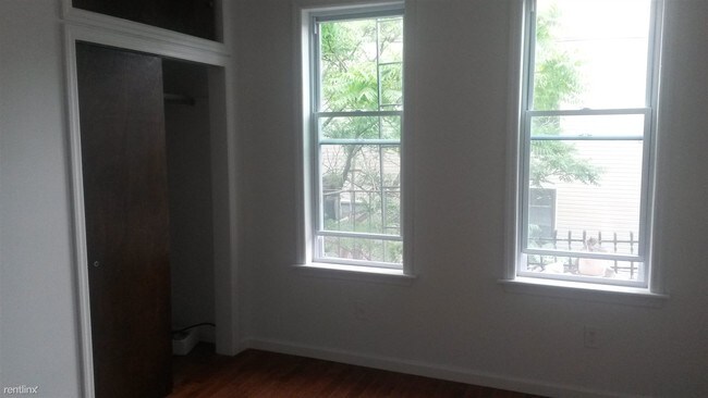 Building Photo - 174 Irving Ave