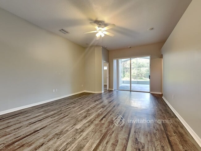 Building Photo - 1525 Baythorn Dr