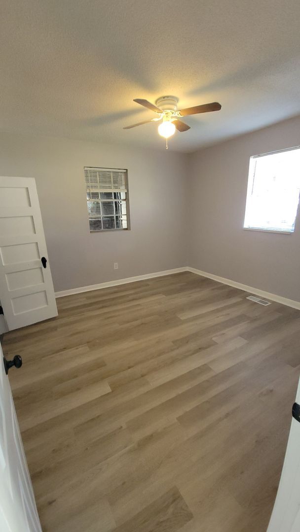 Foto del edificio - 2 bedroom 1 bath house - 3 minutes from No...