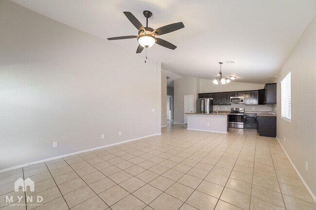 Foto del edificio - 3023 S 87th Dr