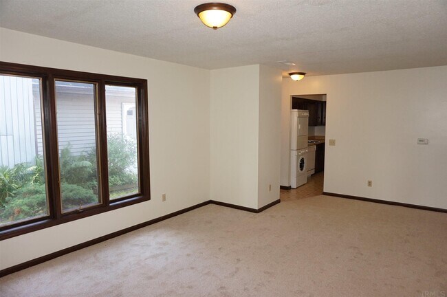 Building Photo - 619 Villa Park Ct