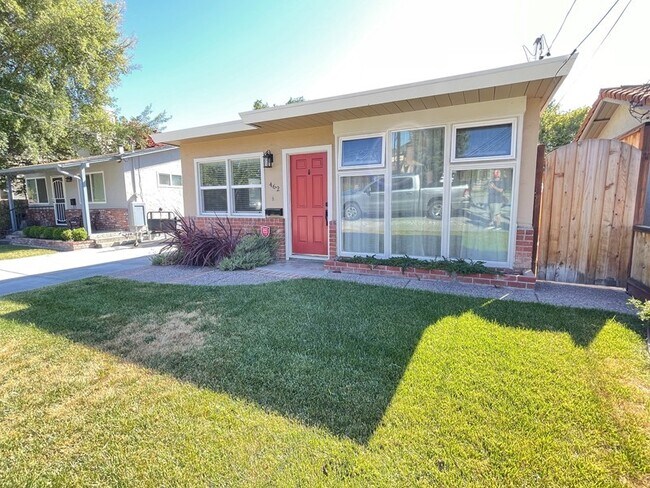 Foto del edificio - Mid-Century Rancher
