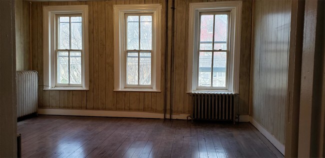 Foto del edificio - 211 W Fairview St