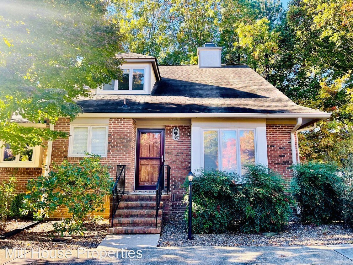 Primary Photo - 3 br, 3 bath House - 107 Essex Drive