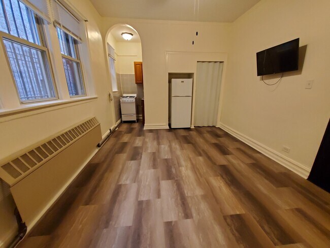 Foto del edificio - 834 W Fullerton Ave