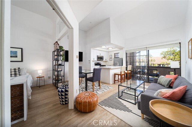 Foto del edificio - 1046 Calle Del Cerro