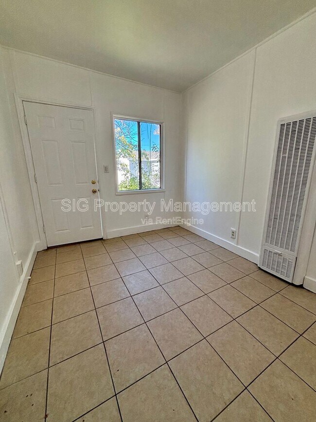 Foto del edificio - 10156 Helendale Ave