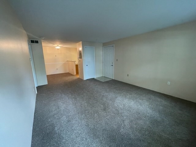 Building Photo - 15 Walden Dr
