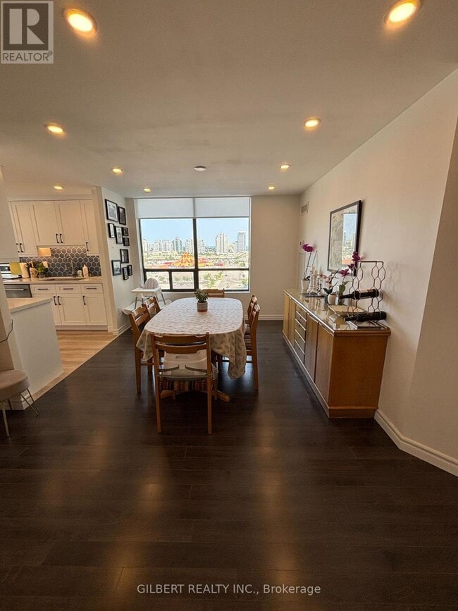 Photo du bâtiment - 7460-7460 Bathurst St