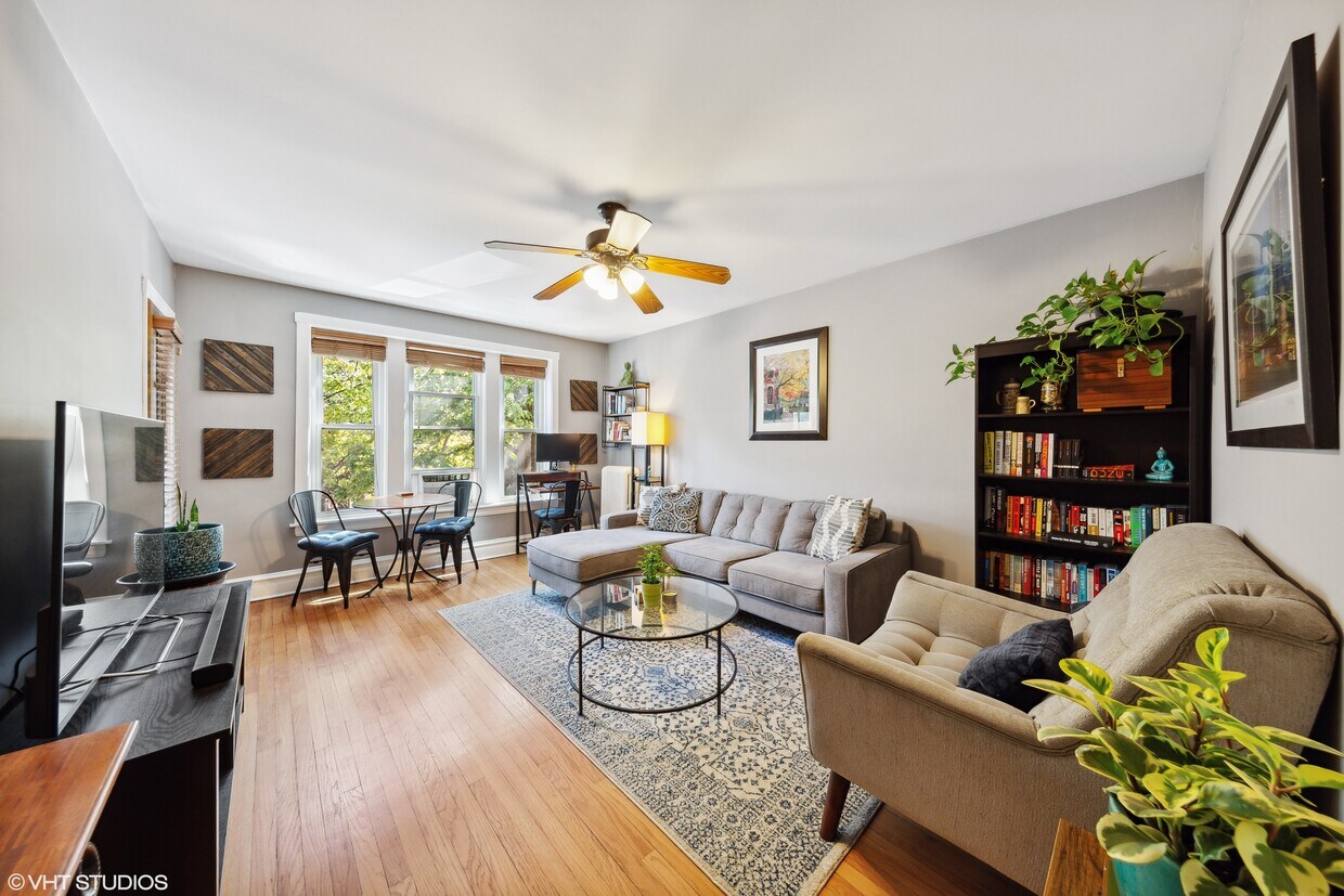 Foto principal - 740 W Wrightwood Ave