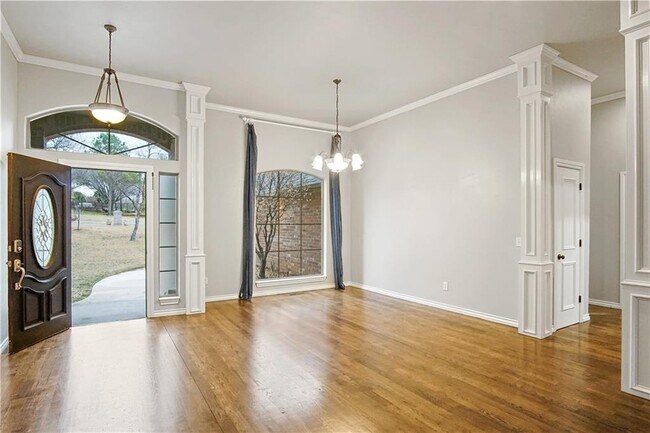 Foto del edificio - 9417 Forest Dale Dr