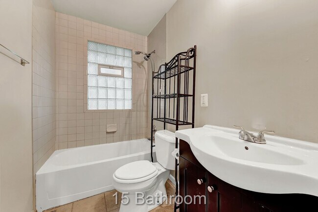 Foto del edificio - 10231 Troy St