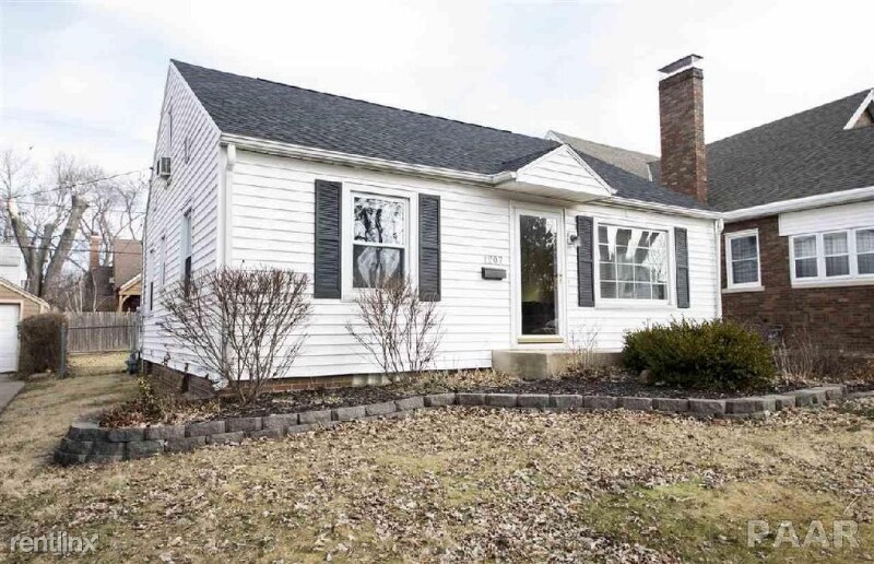 Primary Photo - 1207 E Forrest Hill Ave