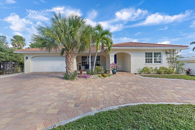 Building Photo - 5115 Windward Ave