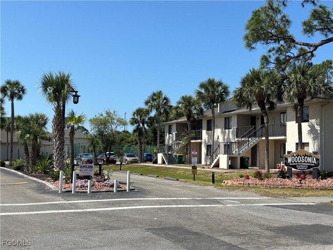 Foto del edificio - 22523 Westchester Blvd