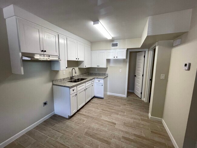 Foto del edificio - 4107 Cedar Ave