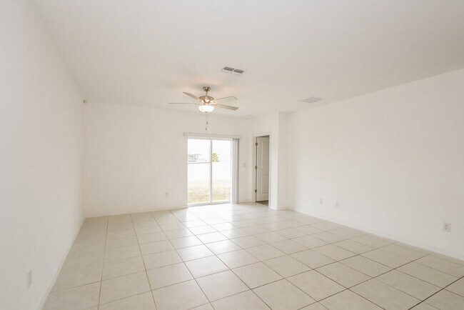 Foto del edificio - 17839 Cloudless Bliss Dr
