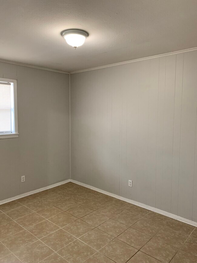 Building Photo - WoodCreek Apartments