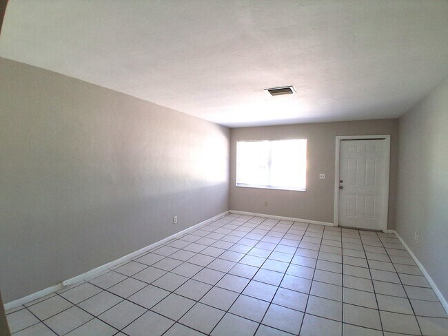 Foto del edificio - 2203-2205 SE 15th Pl