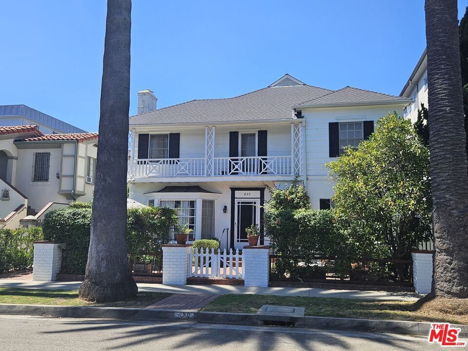 Primary Photo - 441 1/2 S Palm Dr