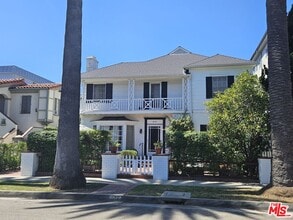 Building Photo - 441 1/2 S Palm Dr