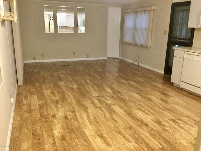 Foto del edificio - 337 Holiday Park Blvd NE