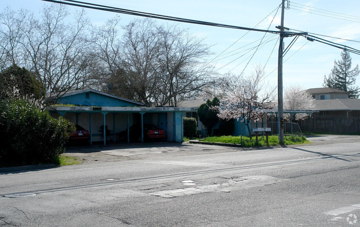 Building Photo - 170-182 Bellevue Ave